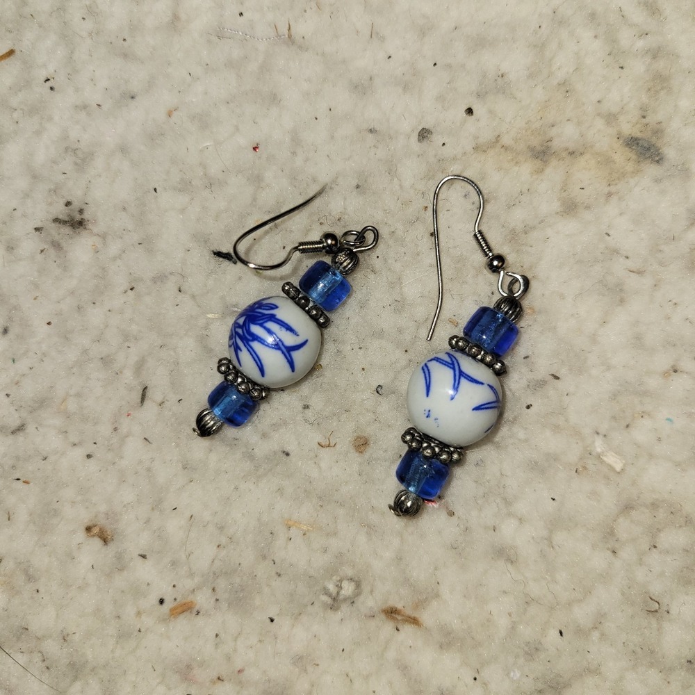 Blue White Porcelain Style Beaded Dangle Earrings Handmade Glass Bead Boho - Picture 3 of 3